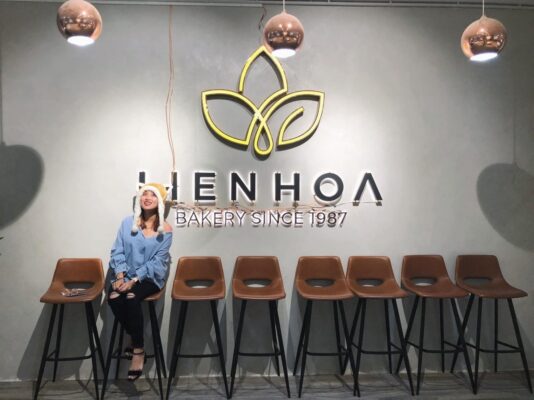 Sơn giả bê tông trang trí tiệm bánh mì Liên Hoa
