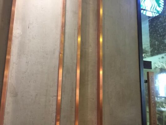 tường giả bê tông cà phê starbucks
