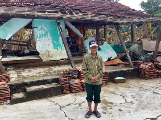 nhà dân sụp đổ sau thiên tai ở tiến hóa quảng bình