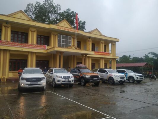 xe tập kết cứu trợ miền trung lụt bão