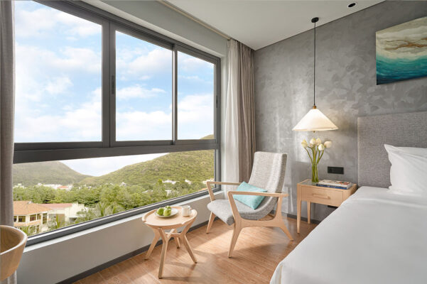 deluxe city view the secret con dao